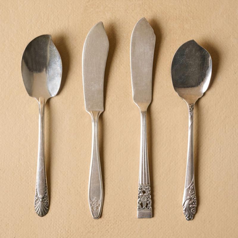 Core Kitchen Collection | Vintage Silver Cheese Knife Set of Four Core Kitchen Collection